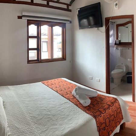 Hospederia Villa De Los Saenz Виля Де Лейва Екстериор снимка