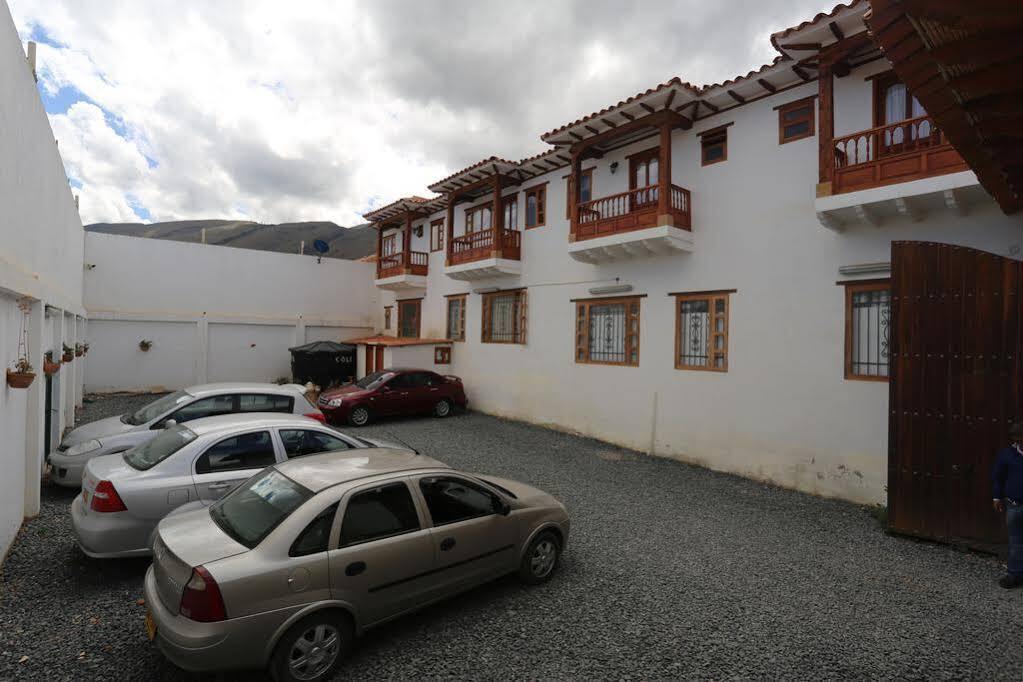 Hospederia Villa De Los Saenz Виля Де Лейва Екстериор снимка